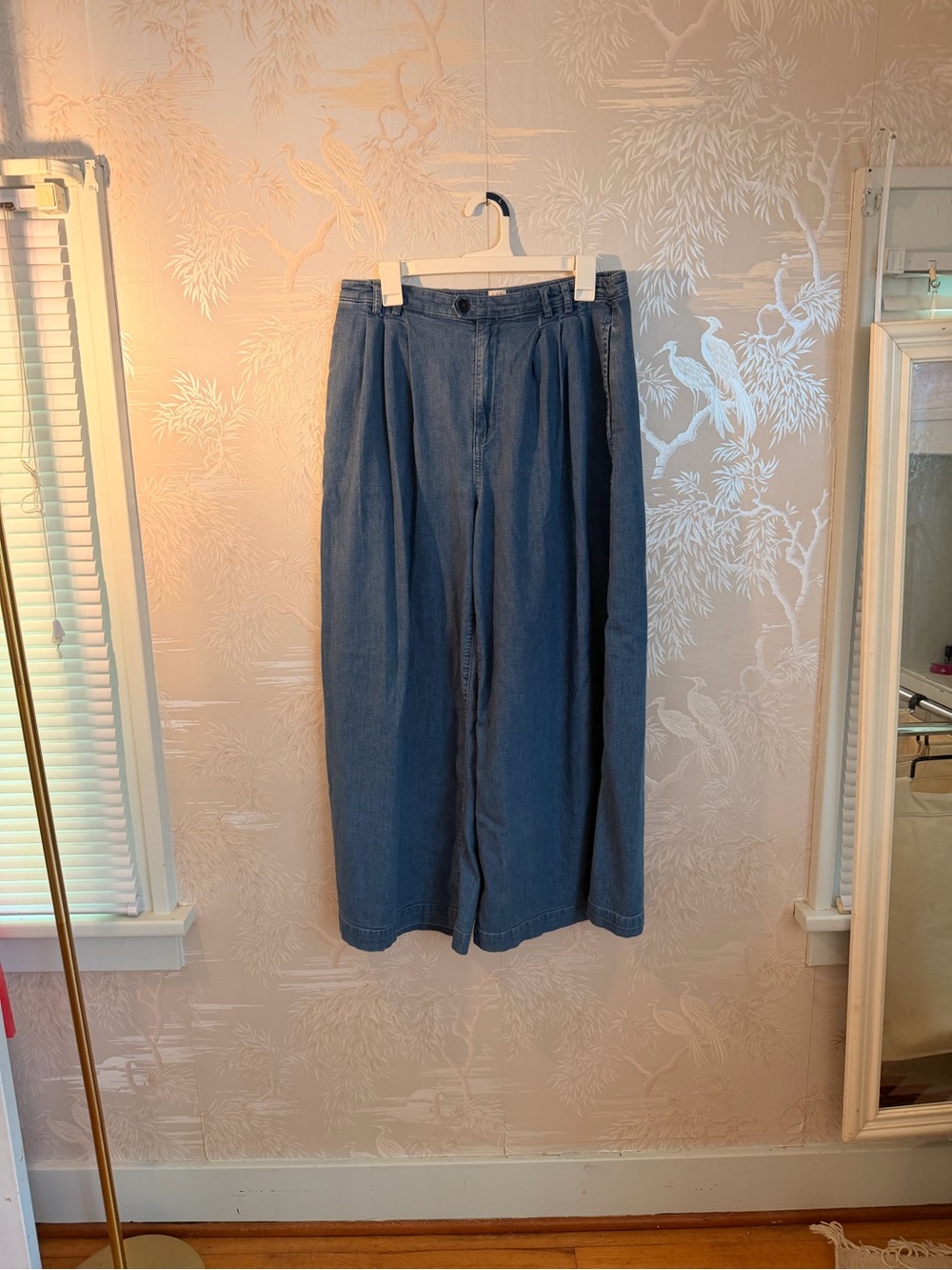 GAP Pleated Wide-Leg Jeans in Blue Denim